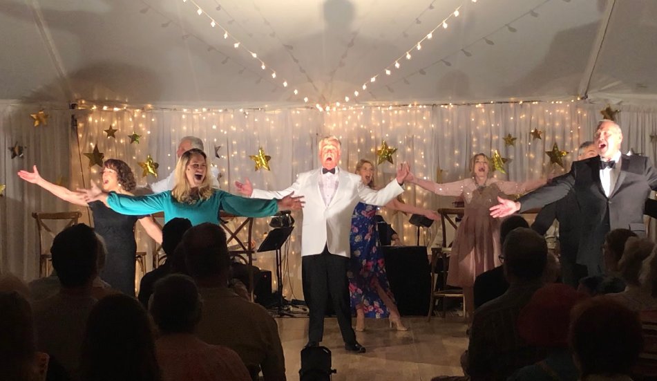 Singers Perform Finale